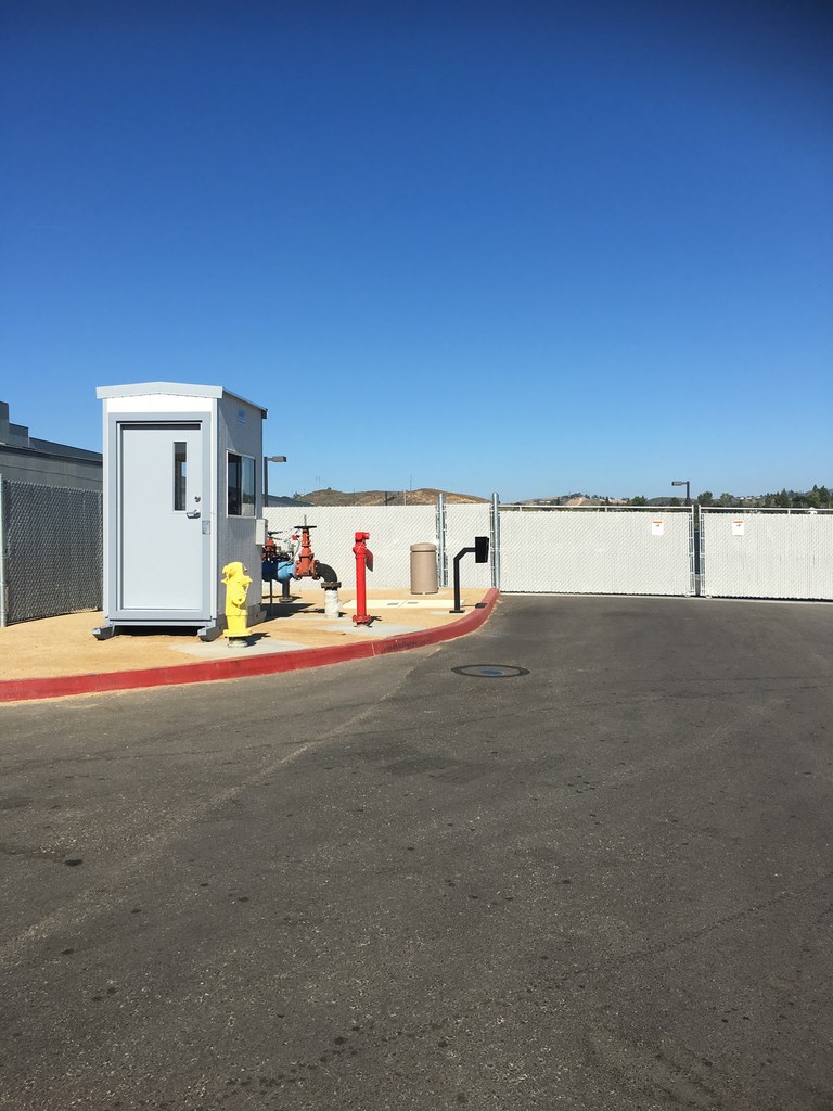 4'x6' sentry booth portable skid mounted